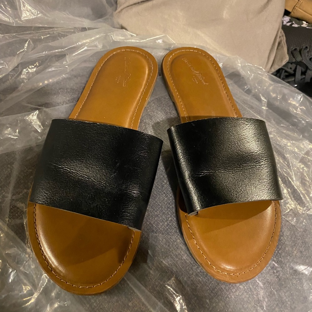 Women’s sandals